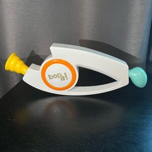 Bop it! 2018 Hasbro Handheld Electronic Party Reflex Game White & Orange